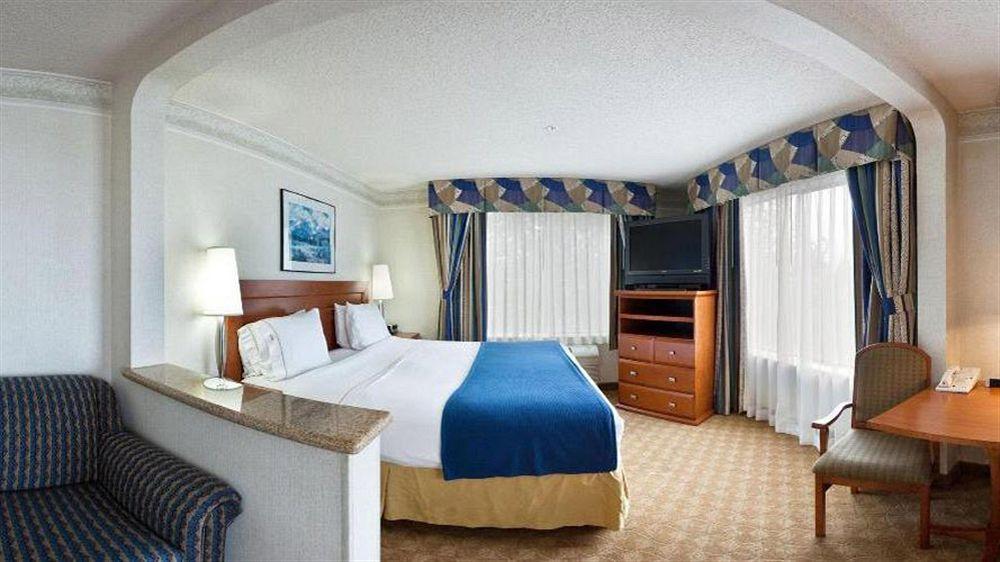 Holiday Inn Express & Suites Tacoma By Ihg Εξωτερικό φωτογραφία