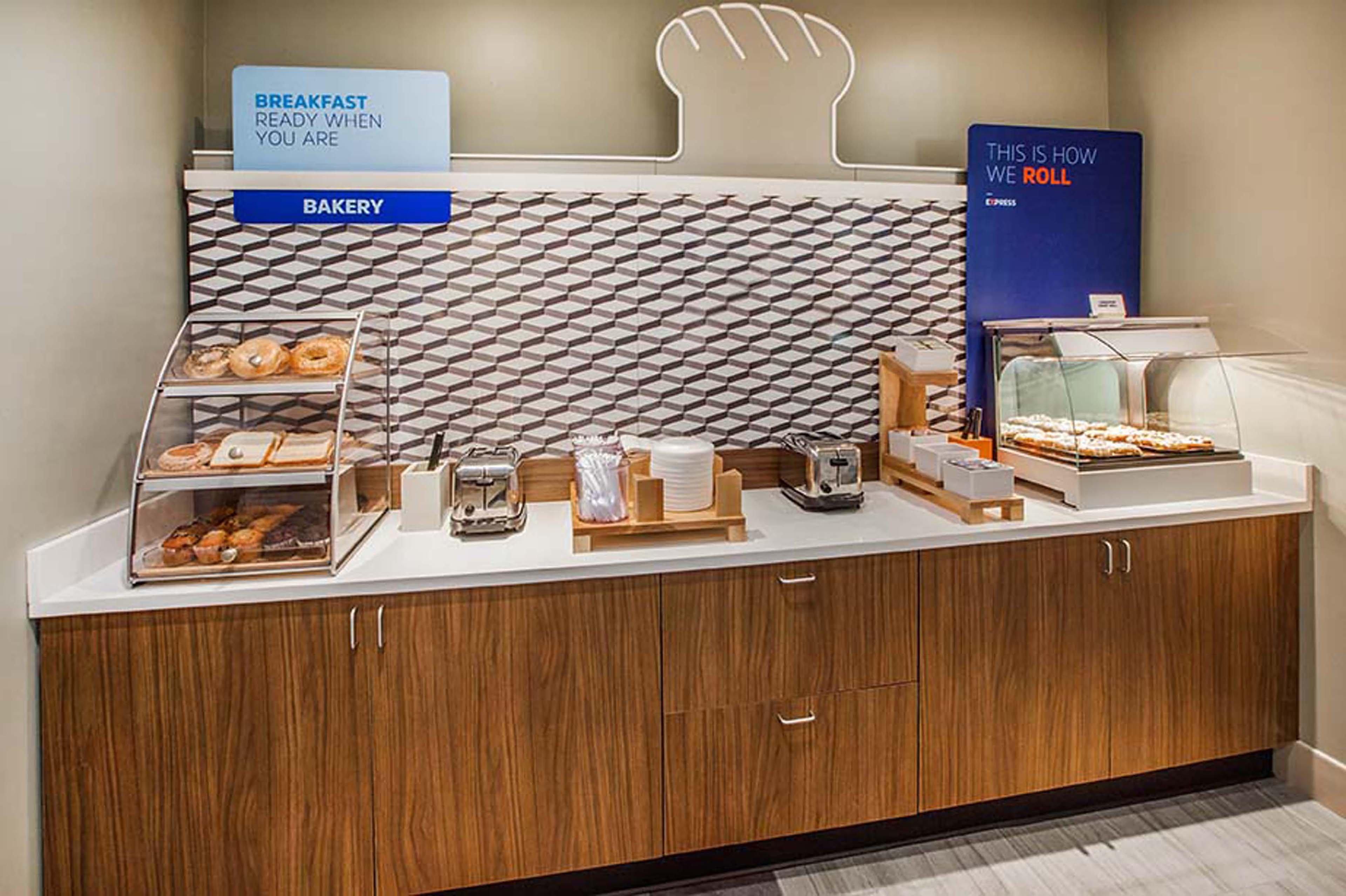Holiday Inn Express & Suites Tacoma By Ihg Εξωτερικό φωτογραφία